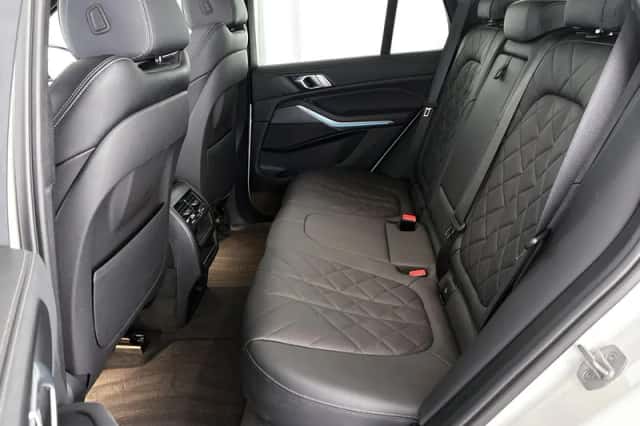 BMW X5 (2022) thumbnail 9