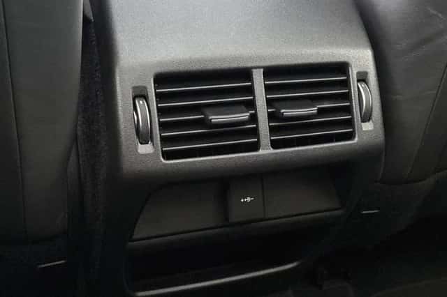 Land Rover Discovery Sport (2023) thumbnail 13