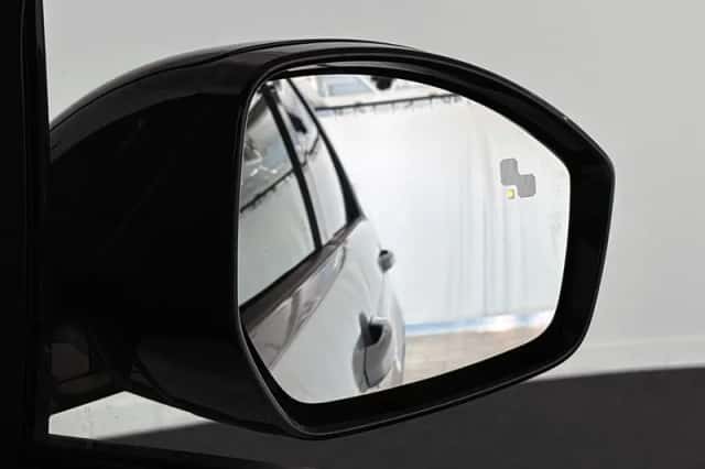 Land Rover Discovery Sport (2023) thumbnail 28