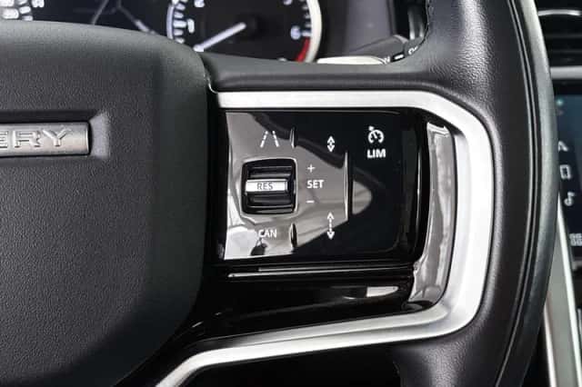 Land Rover Discovery Sport (2023) thumbnail 32