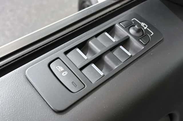 Land Rover Discovery Sport (2023) thumbnail 34