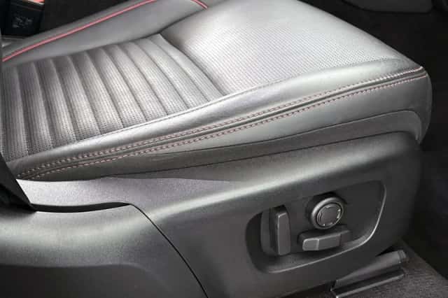 Land Rover Discovery Sport (2023) thumbnail 41