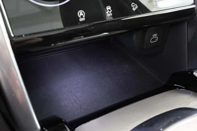 Land Rover Discovery Sport (2023) thumbnail 42