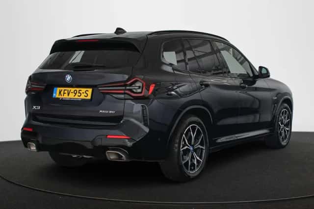 BMW X3 (2021) thumbnail 3