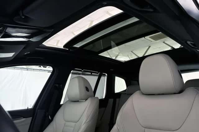 BMW X3 (2021) thumbnail 8