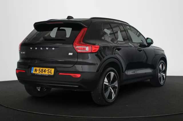 Volvo XC40 (2021) thumbnail 3