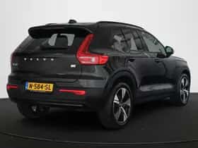 Volvo XC40 (2021) thumbnail 3