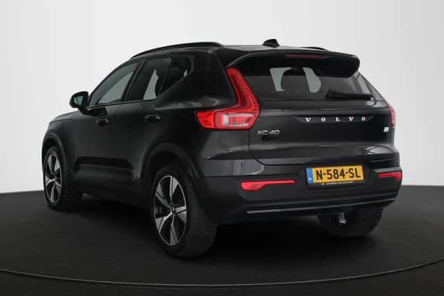 Volvo XC40 (2021) thumbnail 4