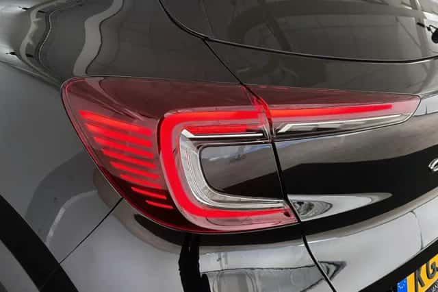 Renault Captur (2023) thumbnail 18