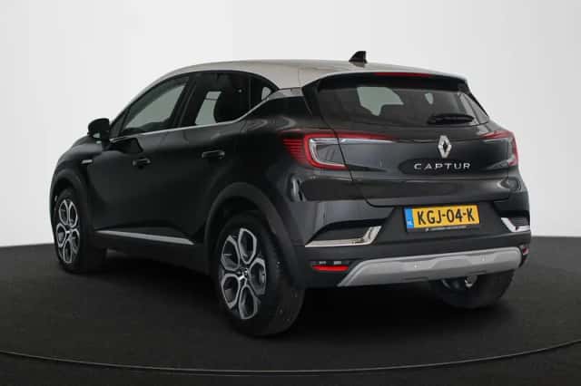 Renault Captur (2023) thumbnail 4