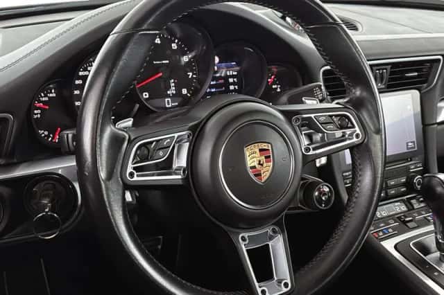 Porsche 911 (2016) thumbnail 13