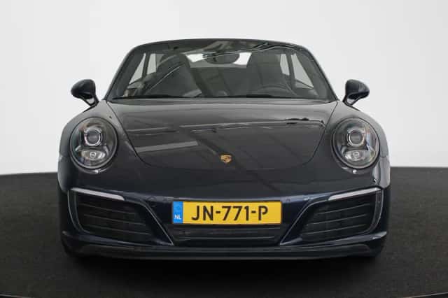 Porsche 911 (2016) thumbnail 16