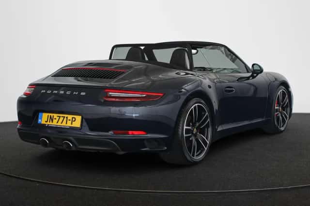 Porsche 911 (2016) thumbnail 3