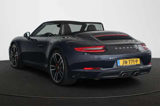 Porsche 911 (2016) thumbnail 4