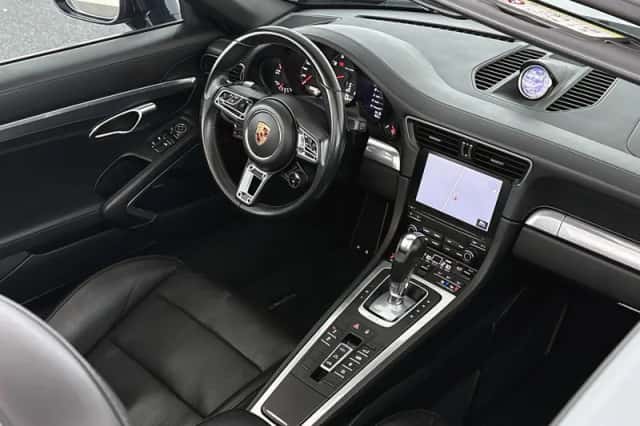 Porsche 911 (2016) thumbnail 43