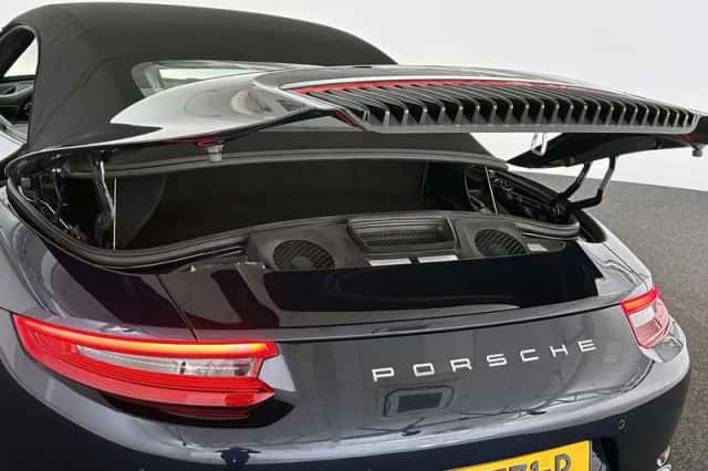 Porsche 911 (2016) thumbnail 45