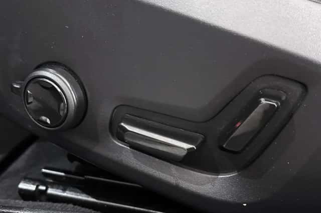 Volvo V60 (2022) thumbnail 18