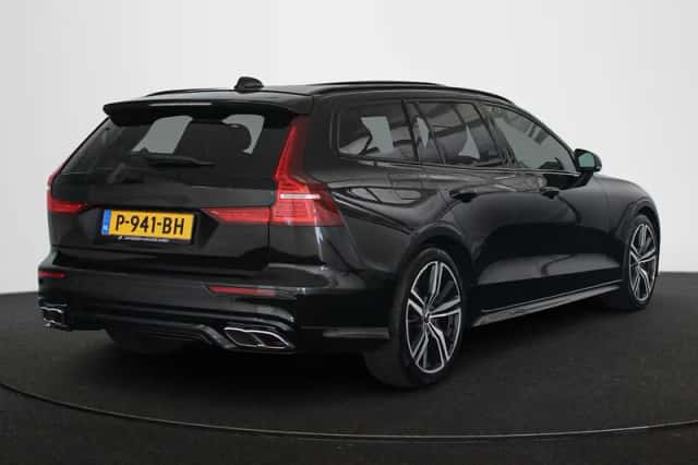 Volvo V60 (2022) thumbnail 3