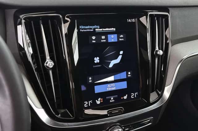 Volvo V60 (2022) thumbnail 25