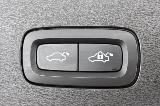 Volvo V60 (2022) thumbnail 39