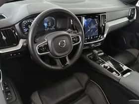 Volvo V60 (2022) thumbnail 5