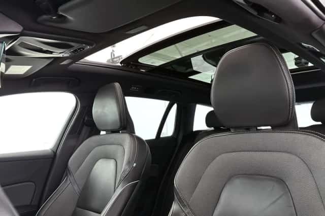 Volvo V60 (2022) thumbnail 8