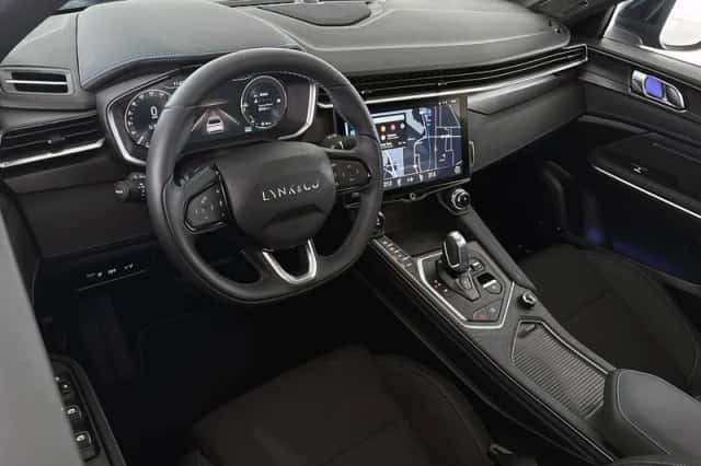 Lynk & Co 01 (2024) thumbnail 5
