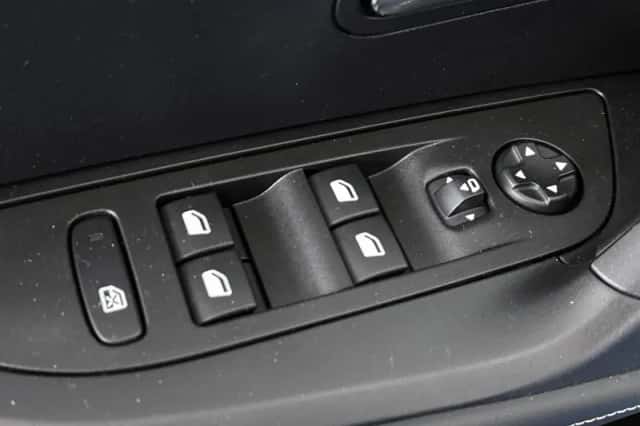 Peugeot e-2008 (2024) thumbnail 27