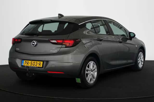 Opel Astra (2017) thumbnail 3