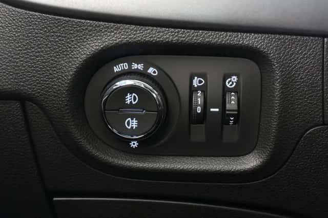 Opel Astra (2017) thumbnail 22