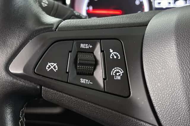 Opel Astra (2017) thumbnail 25