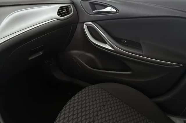 Opel Astra (2017) thumbnail 30