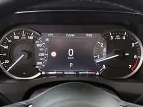 Jaguar XE (2020) thumbnail 11