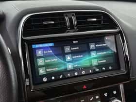 Jaguar XE (2020) thumbnail 13