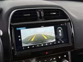 Jaguar XE (2020) thumbnail 16
