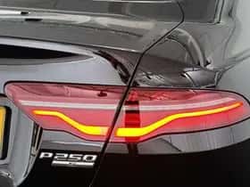 Jaguar XE (2020) thumbnail 23