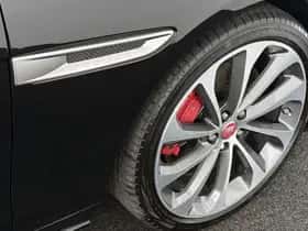 Jaguar XE (2020) thumbnail 39