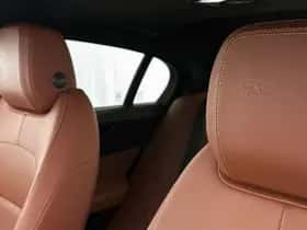 Jaguar XE (2020) thumbnail 42