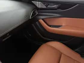 Jaguar XE (2020) thumbnail 43