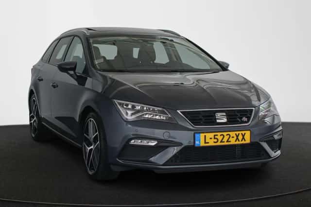 SEAT Leon (2019) thumbnail 2