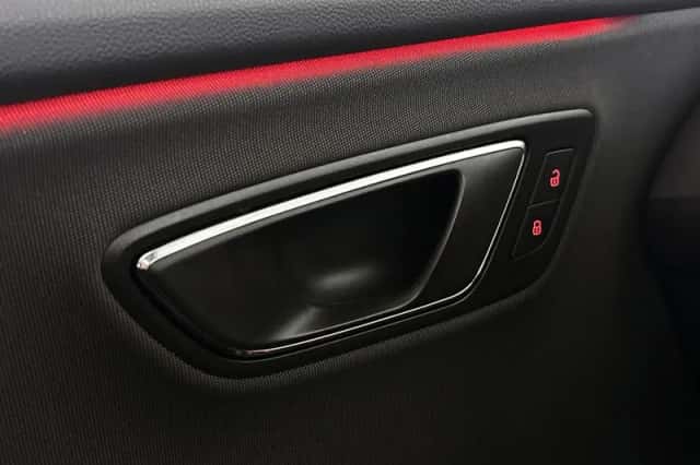SEAT Leon (2019) thumbnail 35