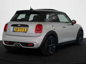 MINI Cooper S (2018) thumbnail 3