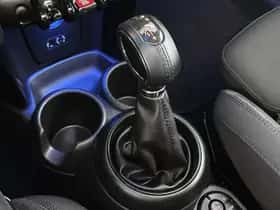 MINI Cooper S (2018) thumbnail 26