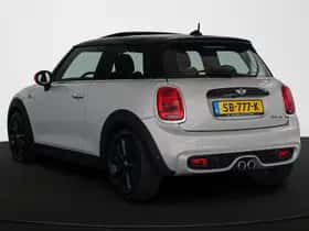MINI Cooper S (2018) thumbnail 4