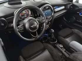 MINI Cooper S (2018) thumbnail 5