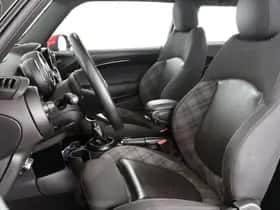 MINI Cooper S (2018) thumbnail 6
