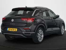Volkswagen T-Roc (2019) thumbnail 3