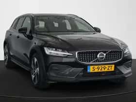 Volvo V60 (2023) thumbnail 2
