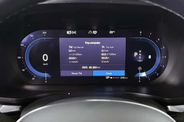 Volvo V60 (2023) thumbnail 11