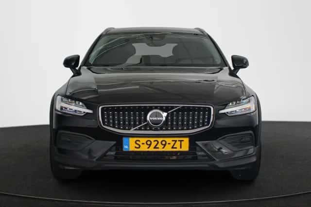 Volvo V60 (2023) thumbnail 14